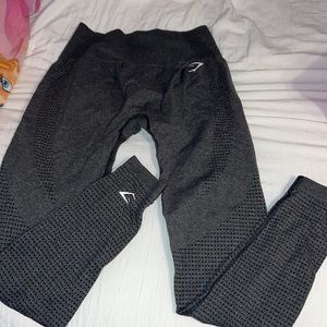 Gym shark leggings